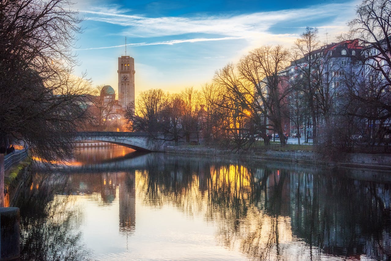 München: Blick über die Isar zum Deutschen Museum